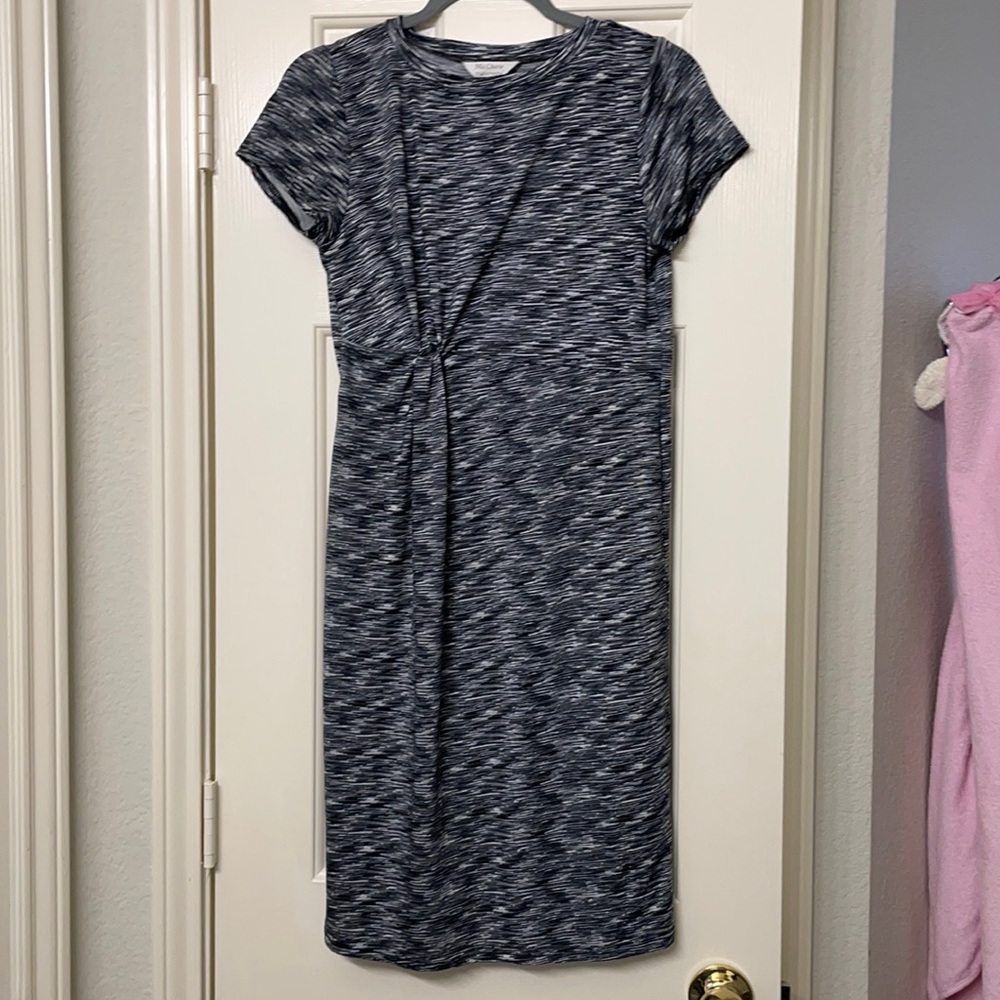 Short sleeve maternity dress size small